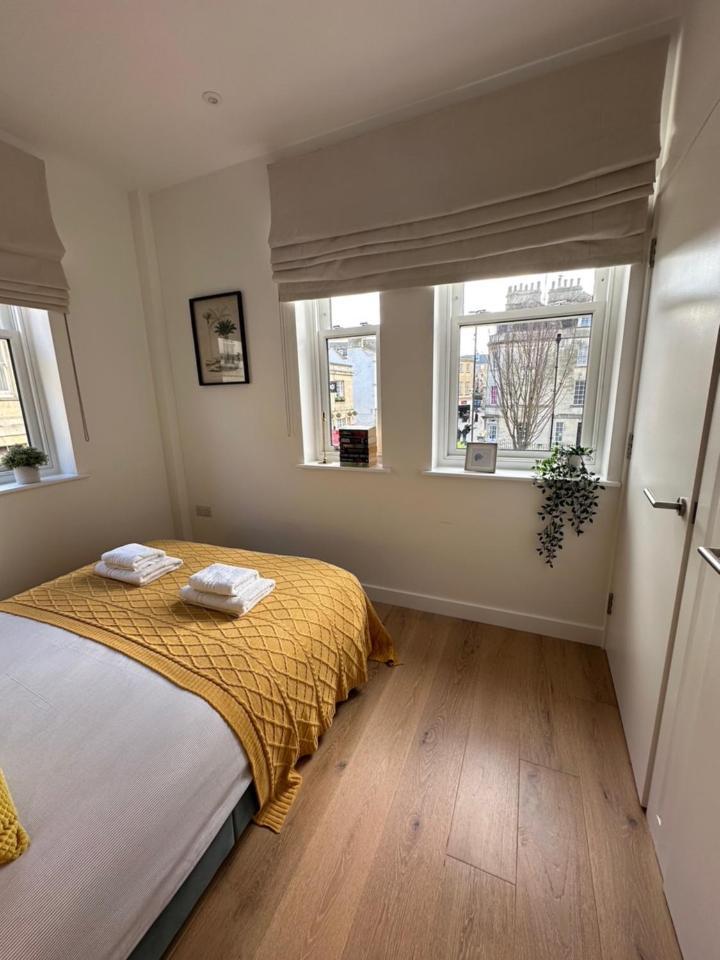 Contemporary Pied A Terre In The Heart Of Bath Apartment Exterior photo